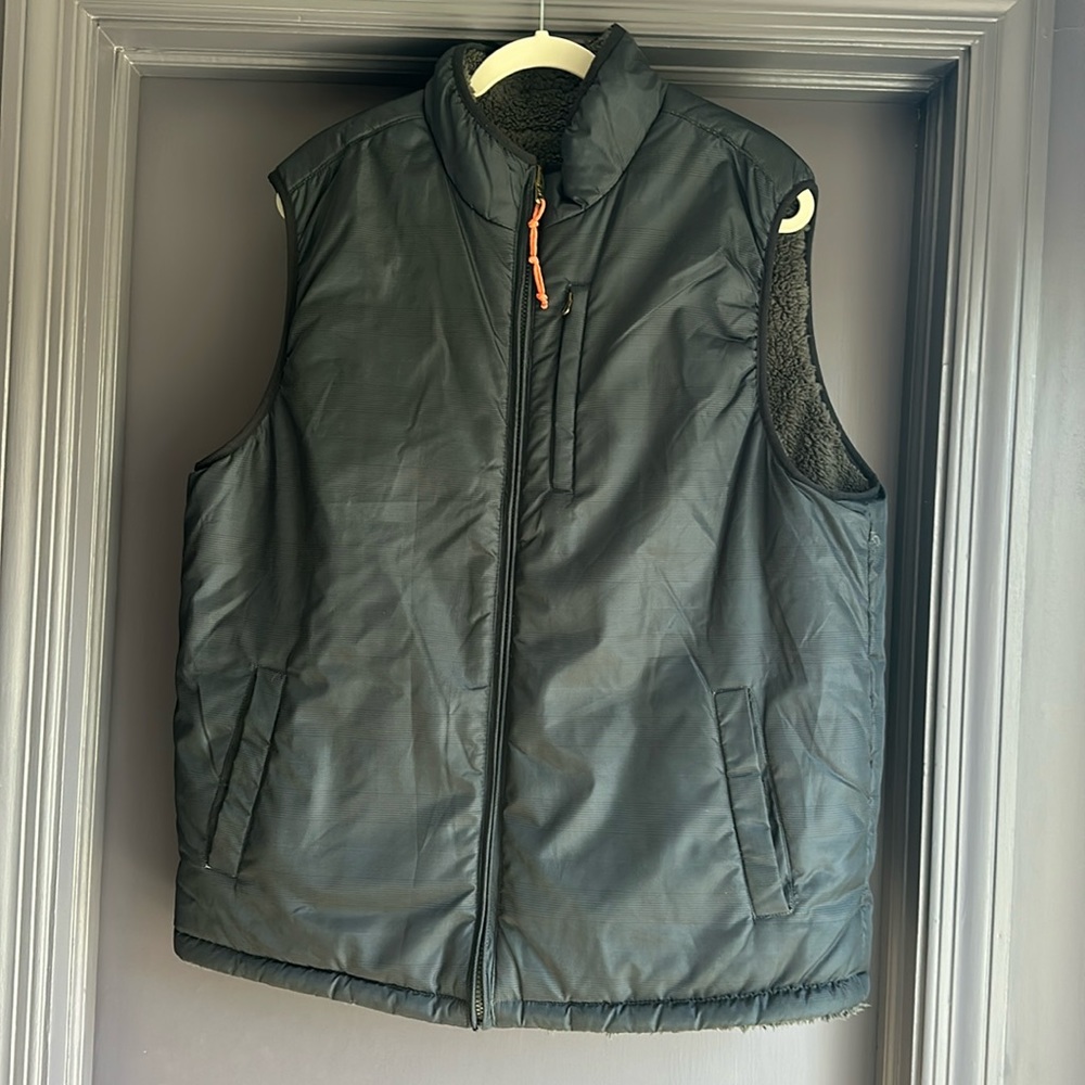 1948 Vintage Men’s Black Zip Up Vest Gem